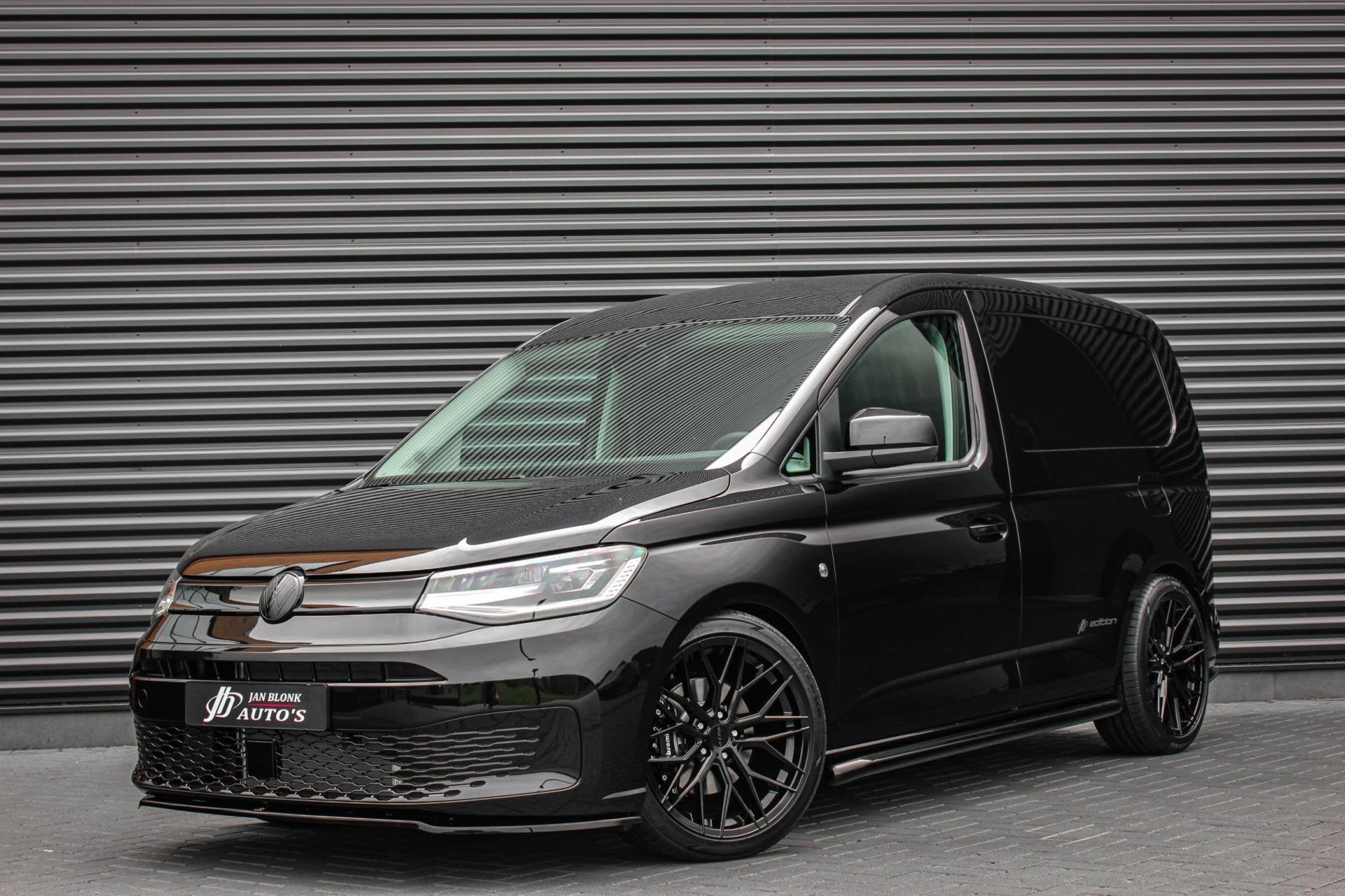 Volkswagen Caddy Cargo 2.0 TDI 122PK DSG JB- EDITION / MAXTR, Gebruikt, Zwart, 4 cilinders, Volkswagen