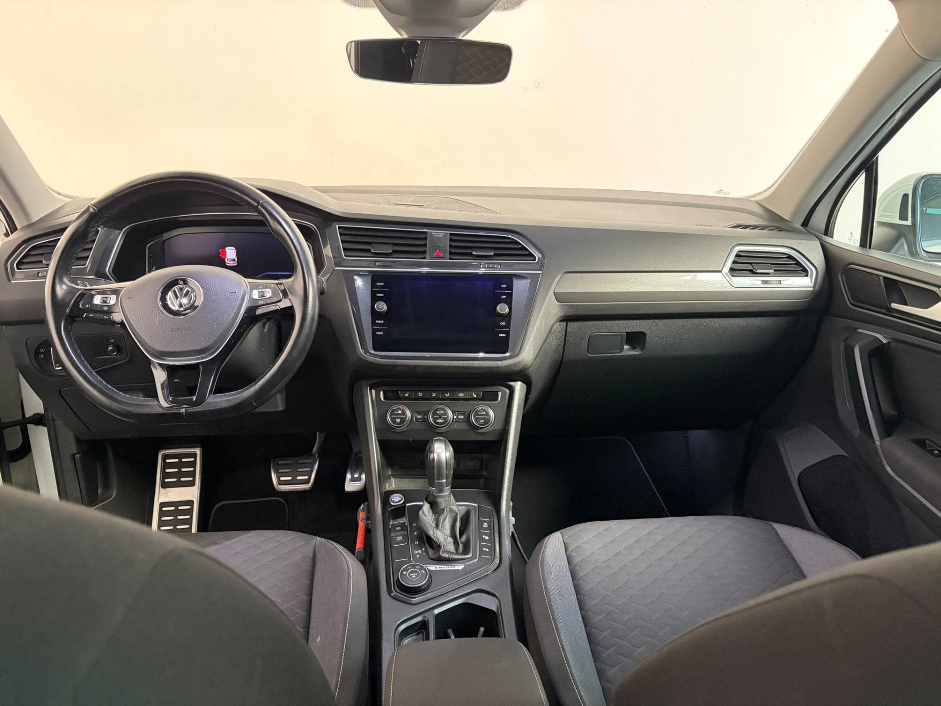 Volkswagen Tiguan 2.0 TSI 4Motion Highline Business R-Line., Automaat, Gebruikt, Euro 6, 1984 cc
