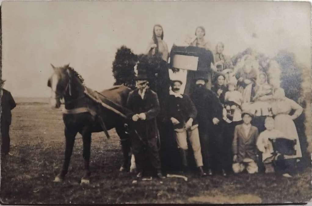 Fotokaart geënsceneerd ca. 1920/25, Ophalen of Verzenden, 1920 tot 1940, Ongelopen, Overige thema's