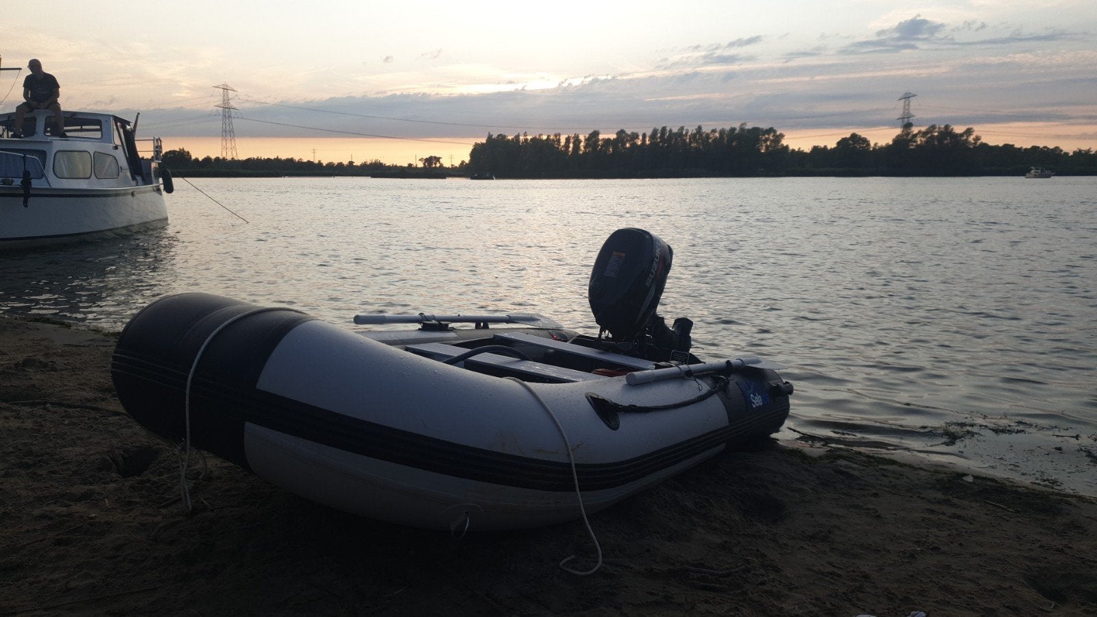 Nieuw rubbere boot incl trailer 6pk motor