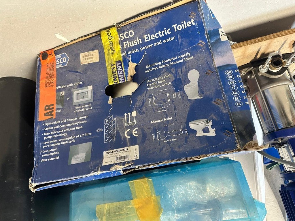 Jabsco electric toilet 12v, Watersport en Boten, Ophalen of Verzenden, Nieuw, Kombuis en Sanitair, Zeilboot of Motorboot