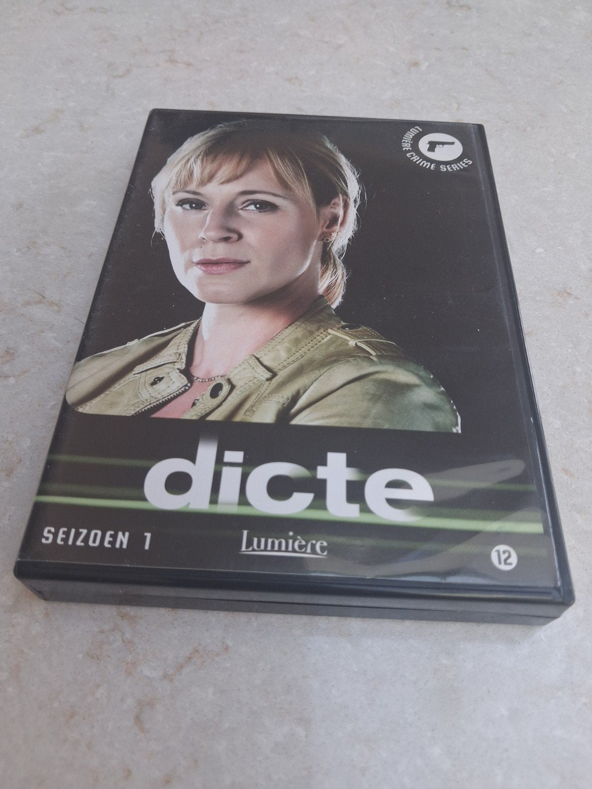 Dicte - Seizoen 1 (Lumière Crime Series), Cd's en Dvd's, Engels, Nederlands, Ophalen of Verzenden, Zo goed als nieuw