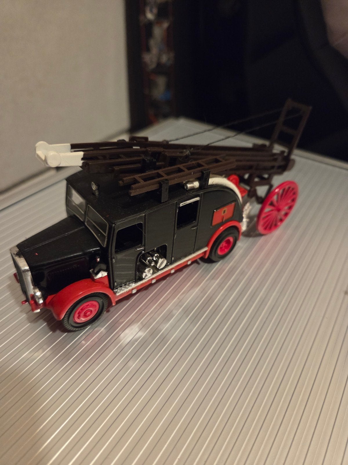 DelPrado 1/43 Leyland FK9 brandweerwagen, Ophalen, Zo goed als nieuw, Auto, Overige merken