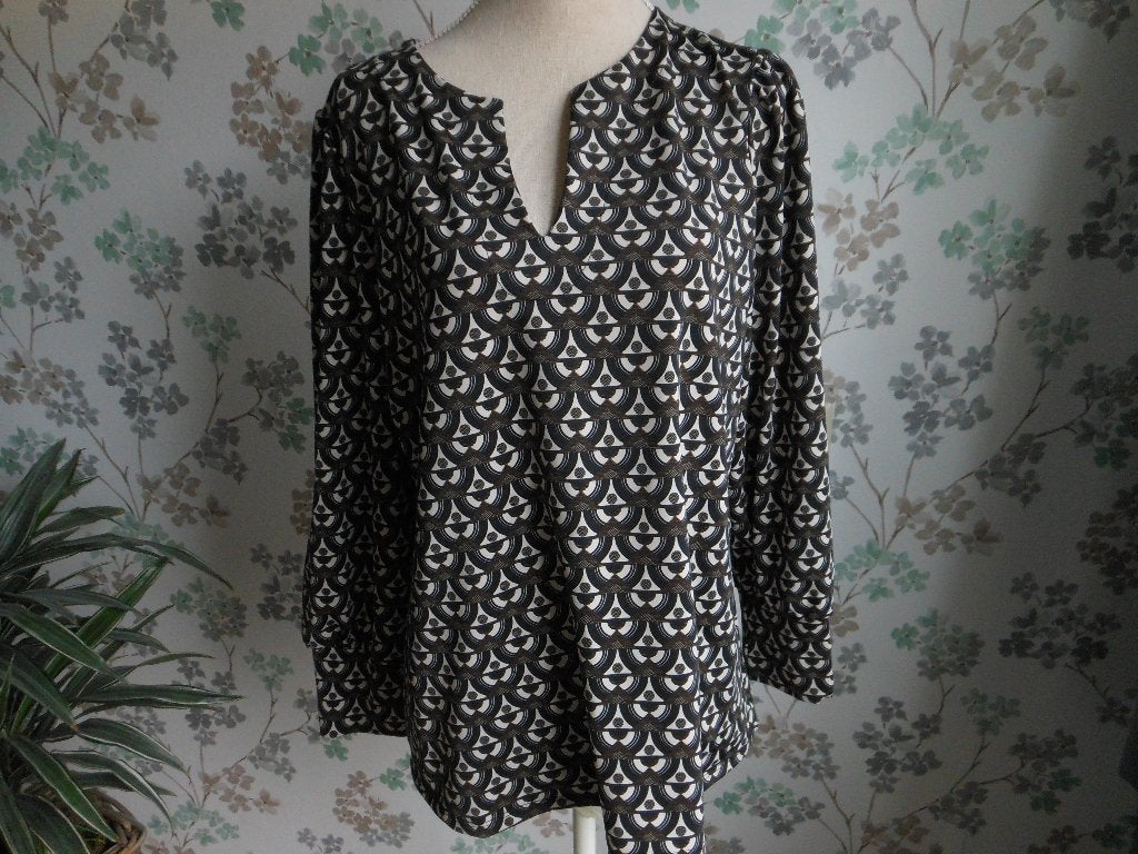 Mooie trui van travelstof  van CHASTAR, Ophalen of Verzenden, Zo goed als nieuw, Maat 46/48 (XL) of groter, Overige kleuren