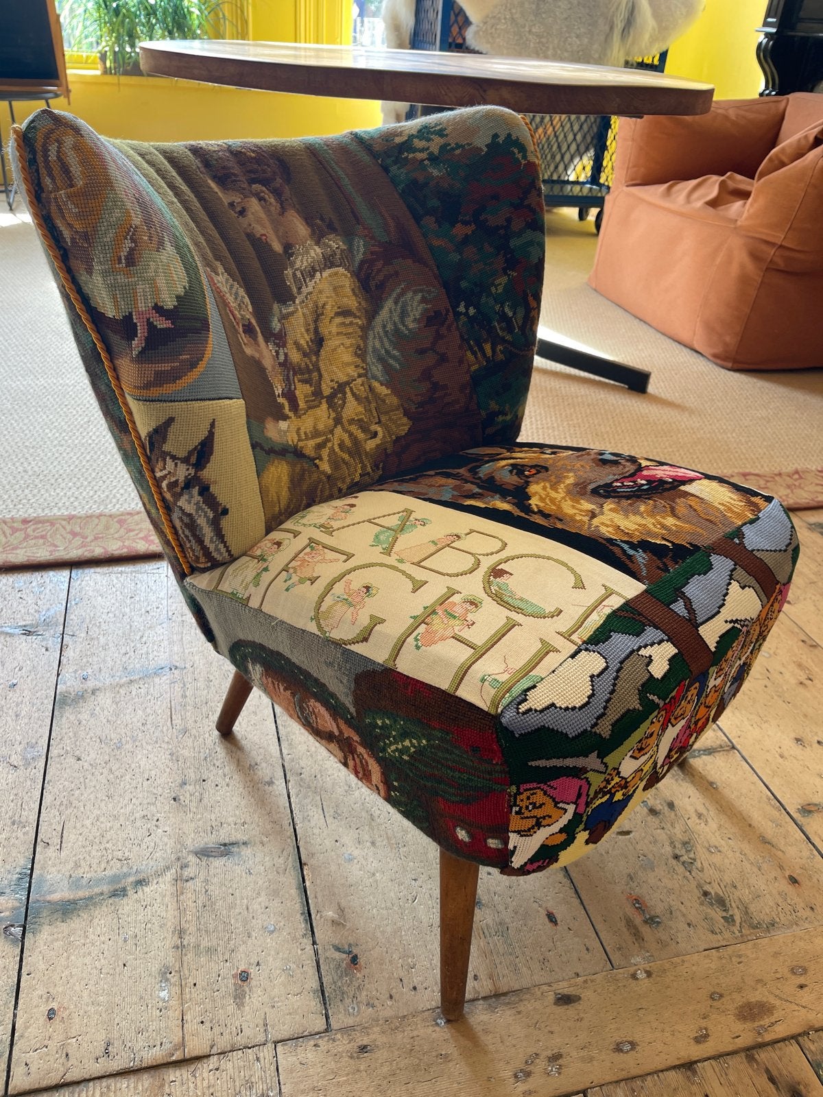 Unieke fauteuil met patchwork borduurwerk, Ophalen