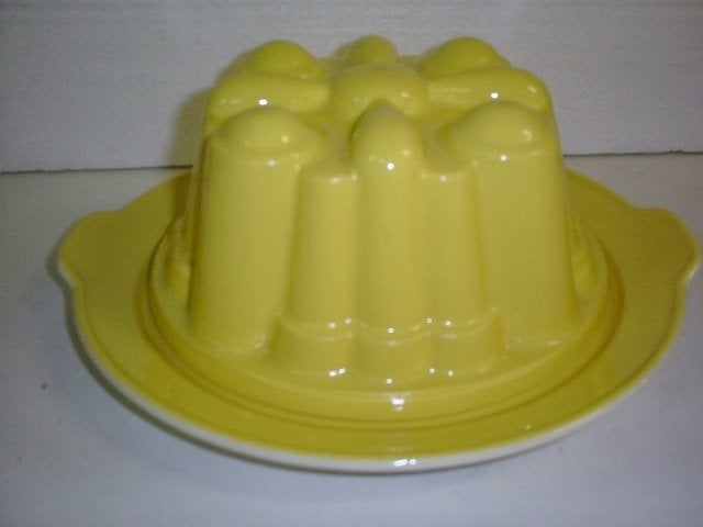 Royal Sphinx - mooie pastelgele aardewerk puddingvorm, Ophalen of Verzenden