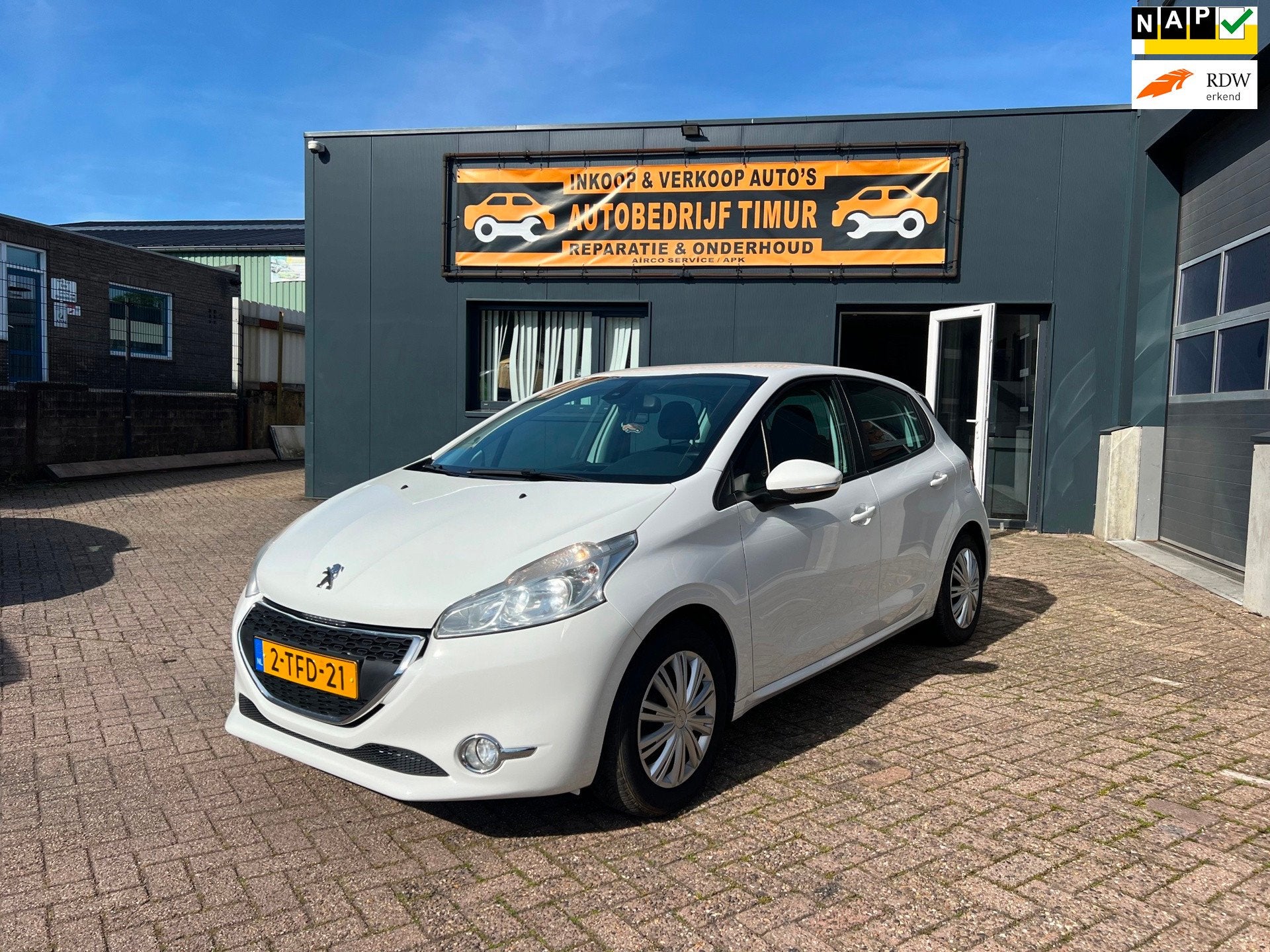 Peugeot 208 1.2 e-VTi Envy, Auto's, Peugeot, Euro 5, 1199 cc, 82 pk, Wit