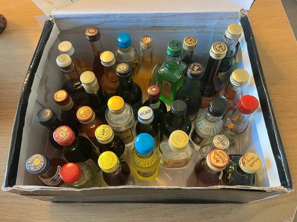 33 retro vintage mini drankflesjes, Ophalen, Overige gebieden, Vol