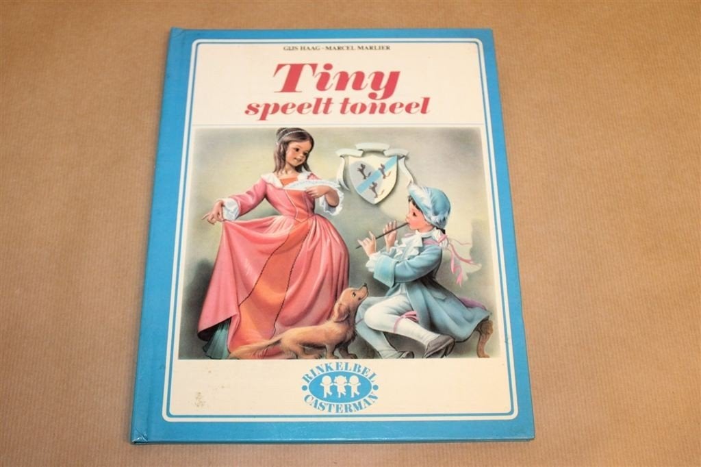 Tiny Speelt Toneel — Vintage Kinderboek 1976, Ophalen of Verzenden, Gelezen