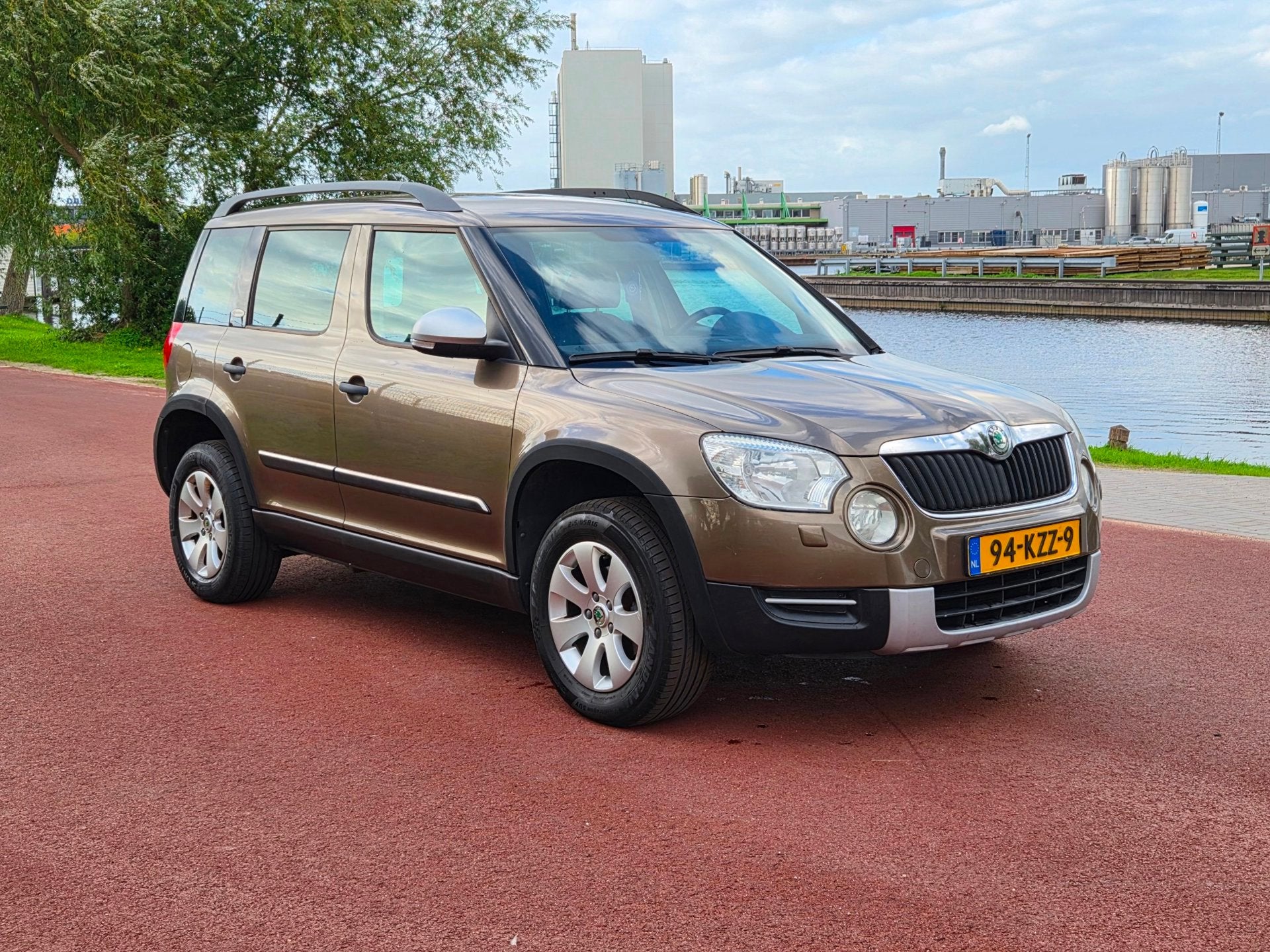 Skoda Yeti 1.2 TSI Expedition Recent onderhouden, Voorwielaandrijving, Gebruikt, 4 cilinders, Bruin