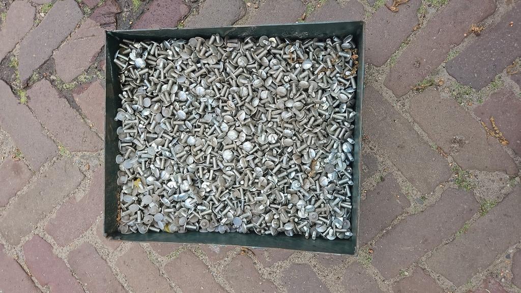Bak vol slotbouten, Ophalen of Verzenden