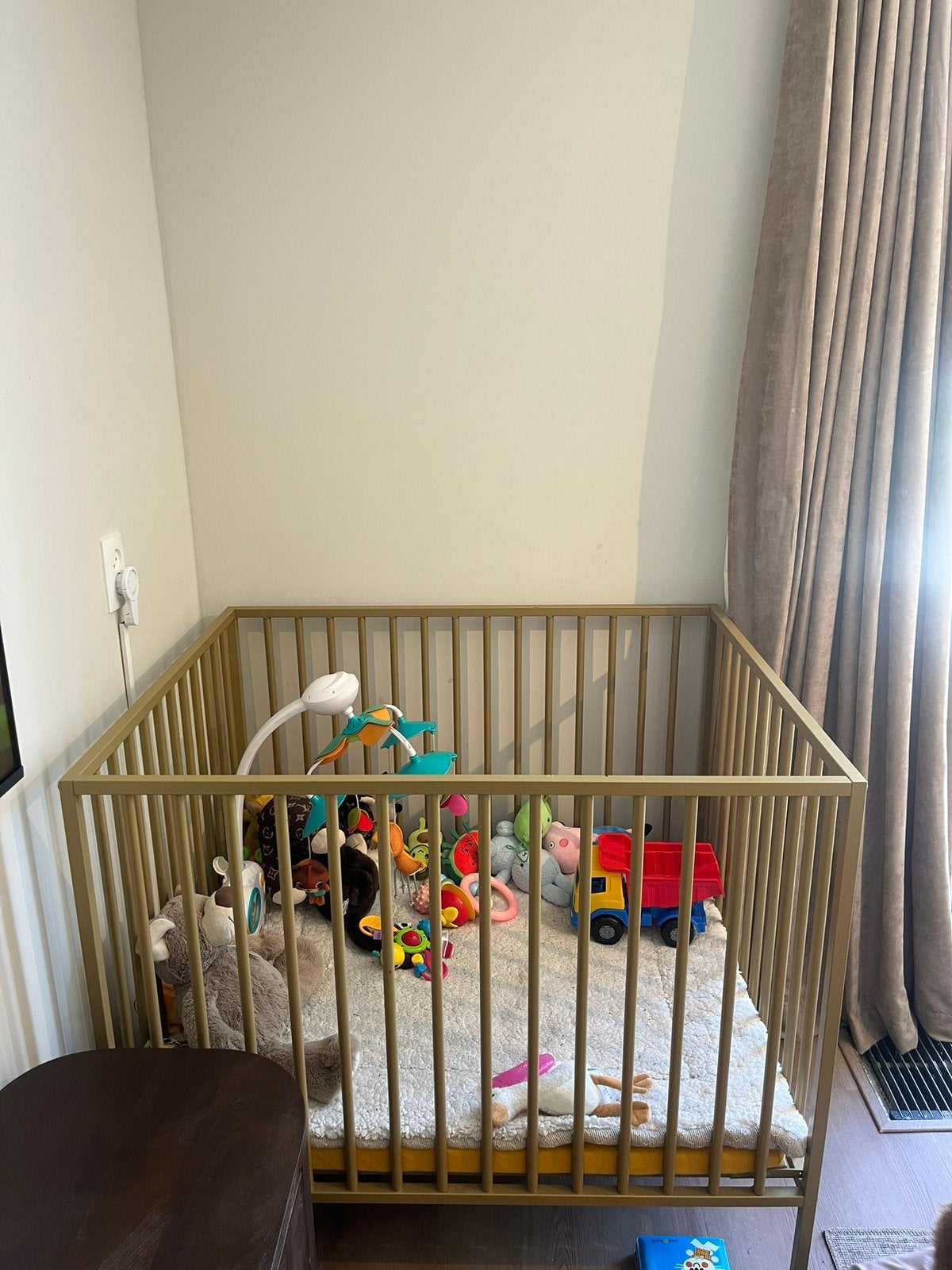 Goud europe baby box liam, met matras en boxkleed, Kinderen en Baby's, Boxen, Ophalen, Zo goed als nieuw, Boxkleed