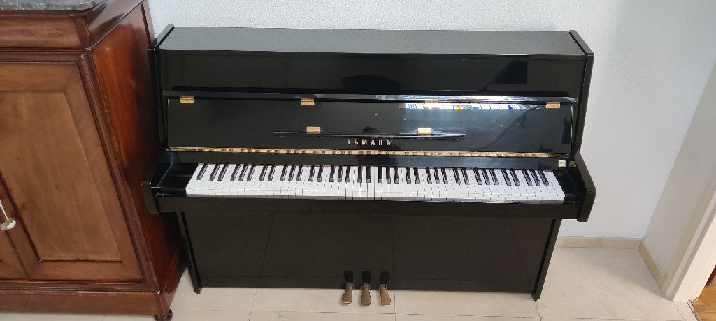 Yamaha Piano (inclusief pianokruk), Ophalen, Gebruikt, Zwart, Piano
