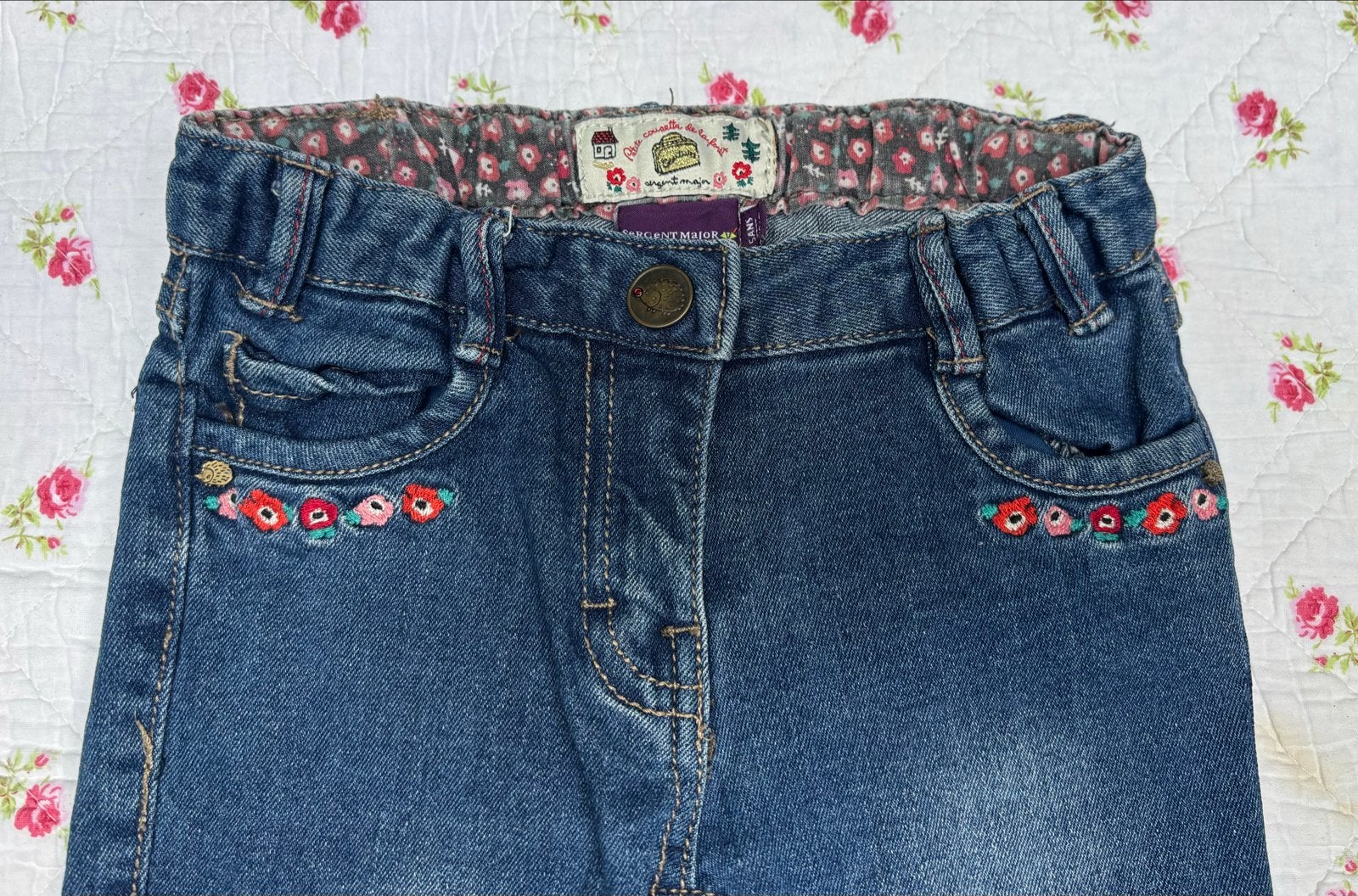 Sergent Major spijkerbroek met strik en bloemen, maat 110, Verzenden, Zo goed als nieuw, Meisje, Broek