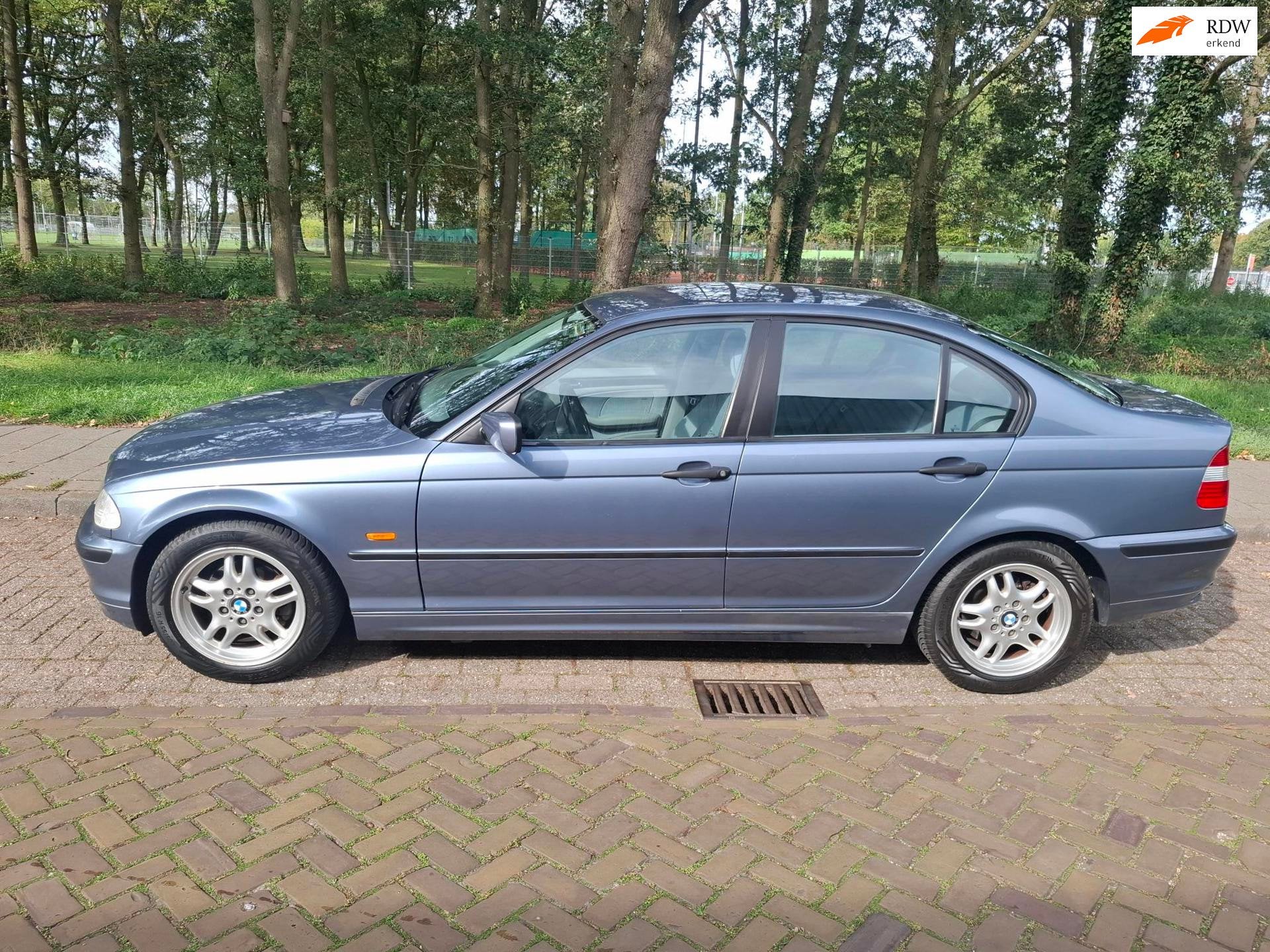 BMW 3-serie 318i Executive apk 5-2027 km stand 191405, Euro 2, Gebruikt, 4 cilinders, Blauw