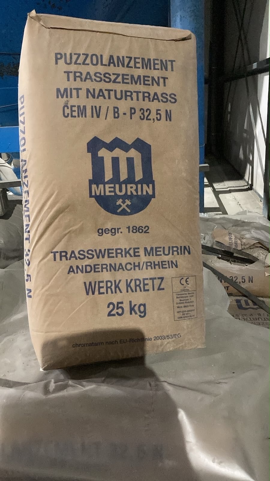 2,5 pallet Trasscement Meurin 25 kg zakken, ca. 140 stuks, Ophalen, Nieuw