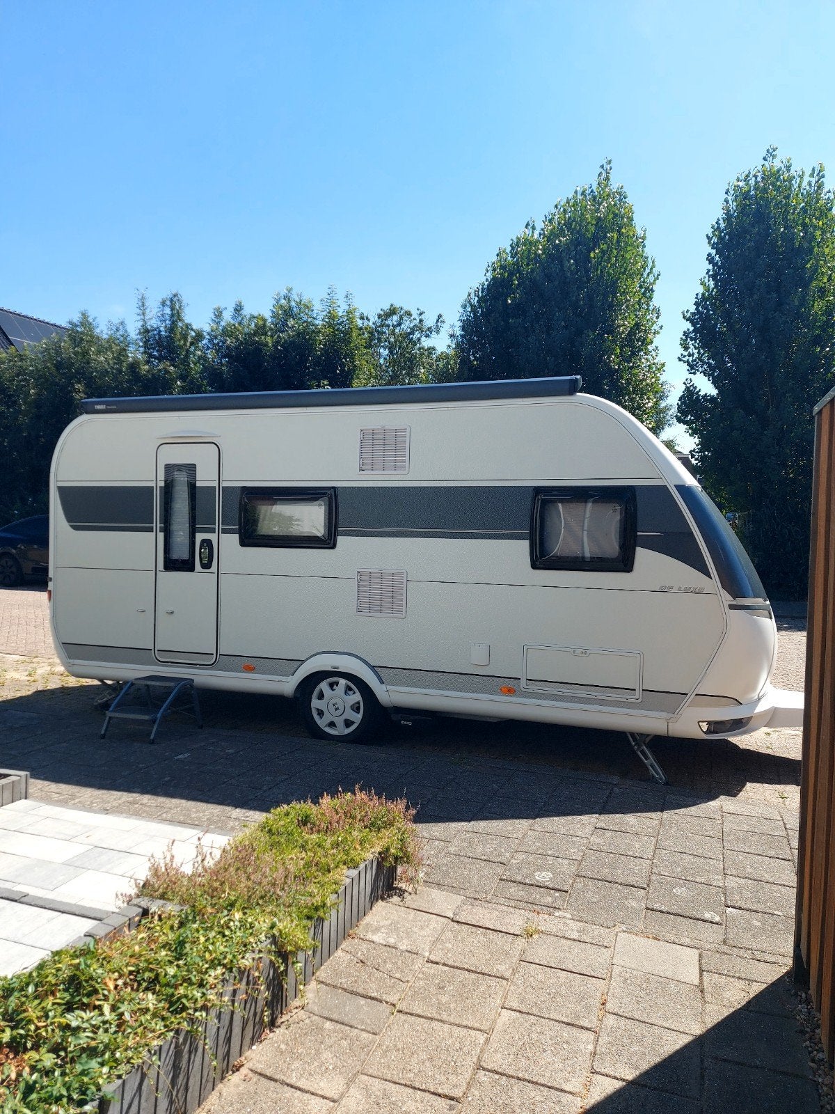 Hobby 490kmf en Unico voortent, luifel en kuipzeil, Ophalen, Zo goed als nieuw