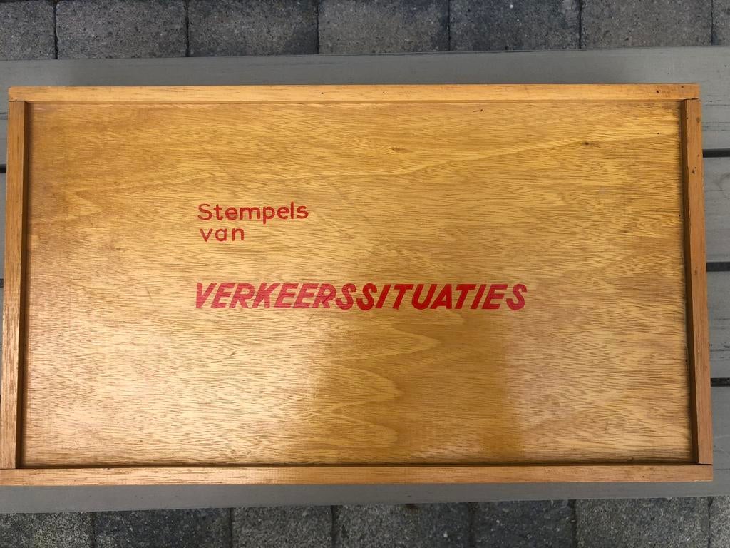 Vintage schoolstempels verkeerssituaties, Hobby en Vrije tijd, Stempelen, Ophalen of Verzenden, Gebruikt, Houten stempel