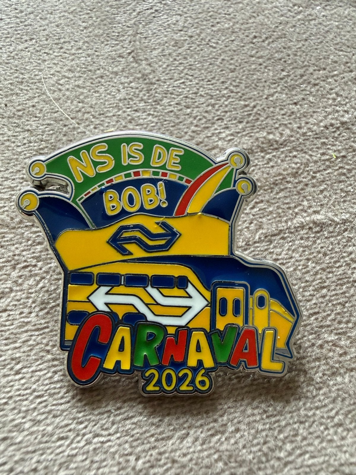 NS is de BOB! Carnaval 2026 Speldje - Uniek Collectors Item, Verzamelen, Ophalen of Verzenden, Zo goed als nieuw