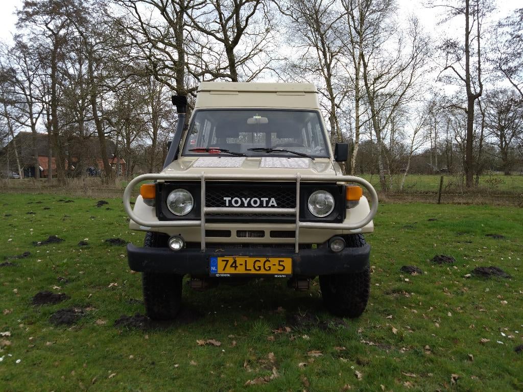 Toyota Land Cruiser BJ75 Camper – 1986 Oldtimer, foto 2