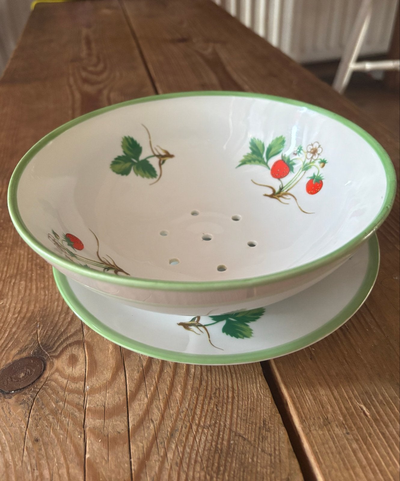 Vintage Aardbei Vergiet en Schaal - Bohemia Tsjechoslowakije, Antiek en Kunst, Ophalen of Verzenden
