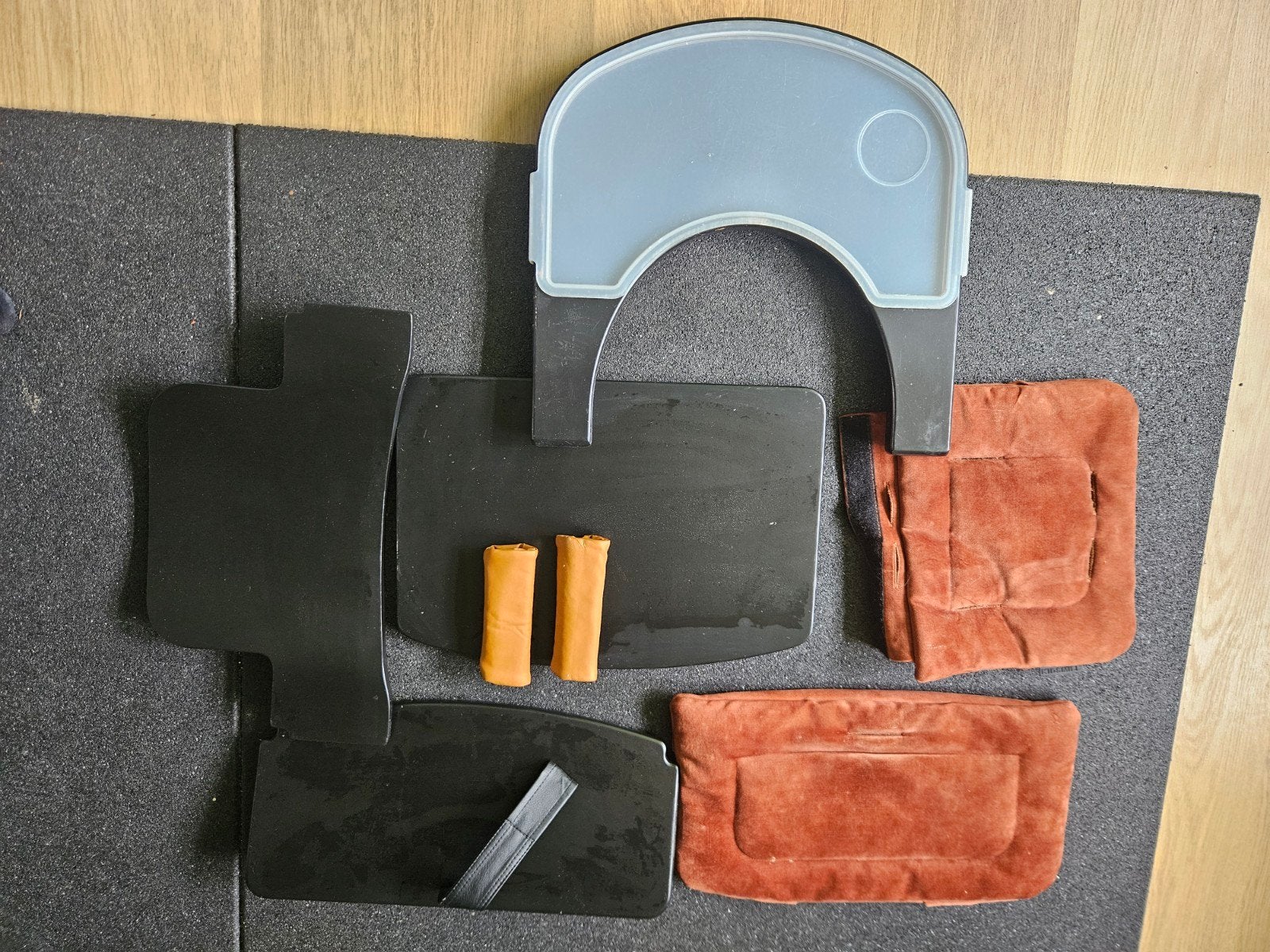 Kidsmill Up kinderstoel met newborn set en eetblad, Ophalen, Gebruikt, Meegroeistoel, Gordel(s)