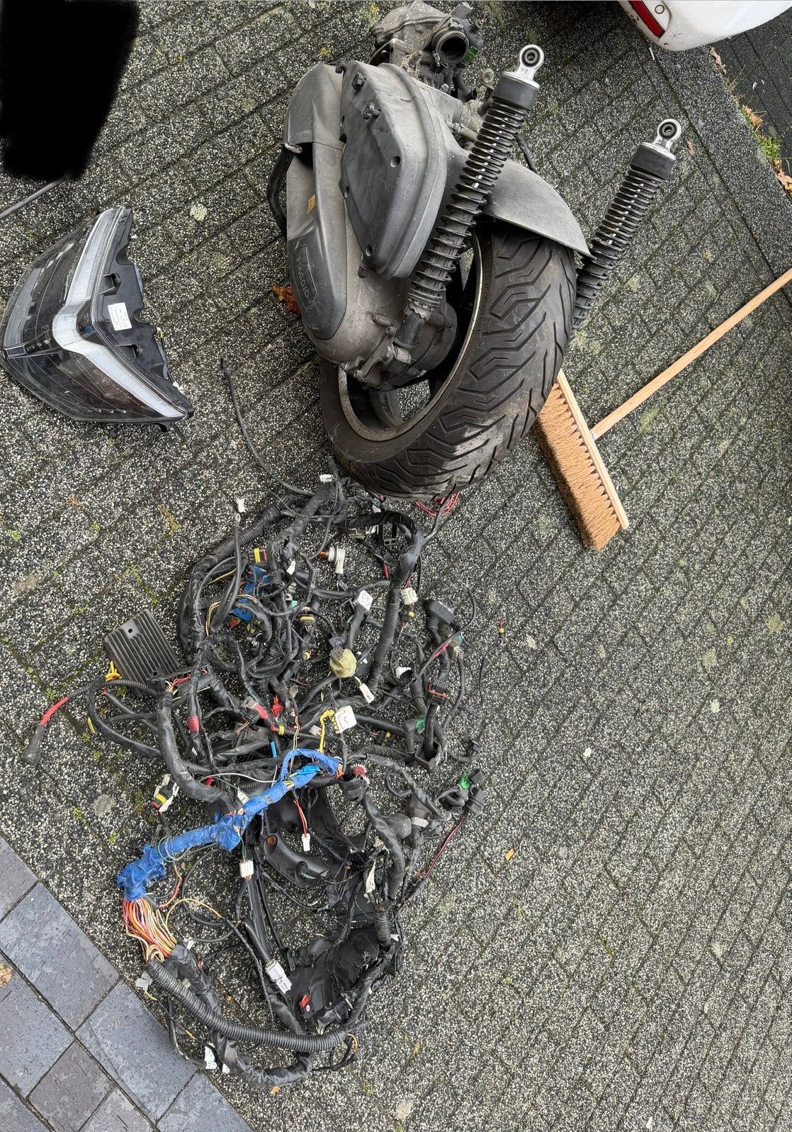 Piaggo beverly 350 motorblok met extra onderdelen, Ophalen