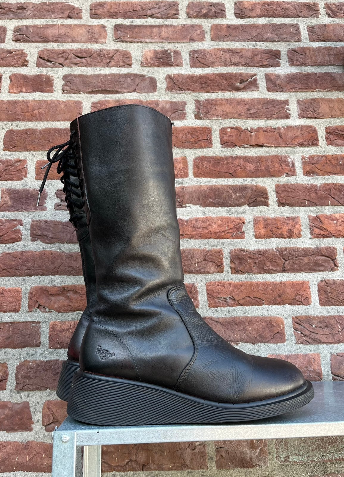 Dr. Martens 3A34 MIE Mid calf wedge zool maat Uk 8/ Eu 42, Kleding | Dames, Schoenen, Hoge laarzen, Dr. Martens, -, Zwart