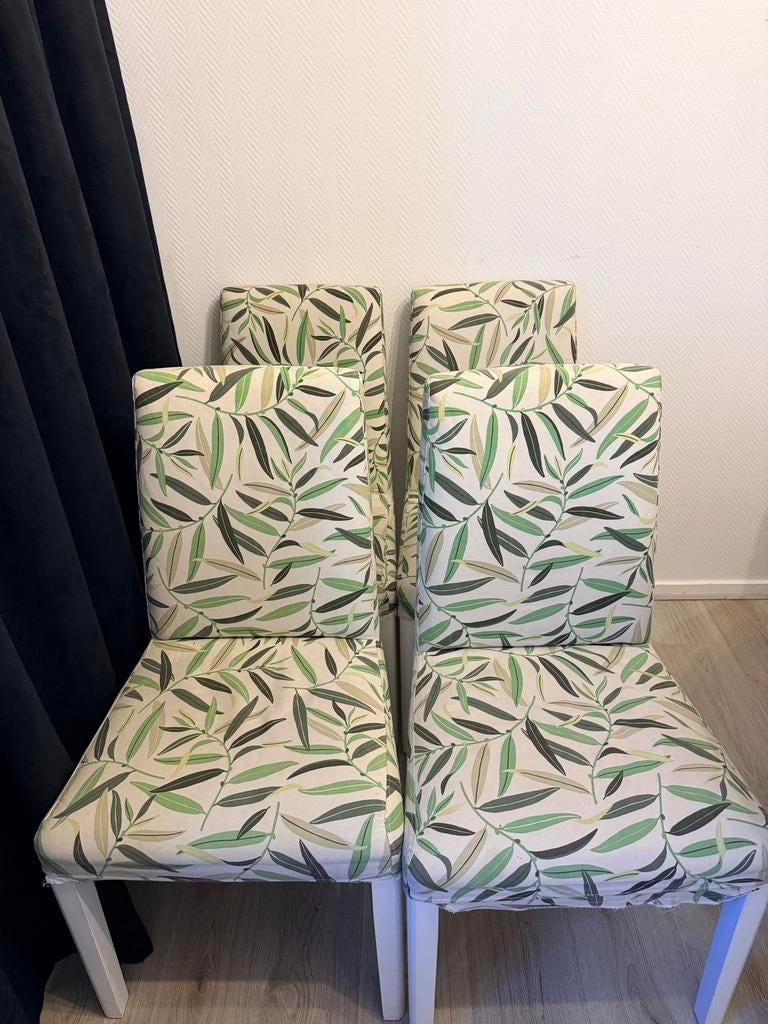 Ikea eet tafel stoelen, Gebruikt, Overige kleuren, Ophalen of Verzenden, Vier