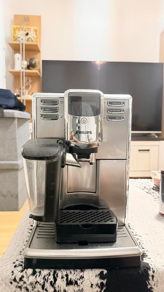 Philips LatteGo Fully Automatic Coffee Machine, Ophalen of Verzenden, Zo goed als nieuw, Espresso apparaat