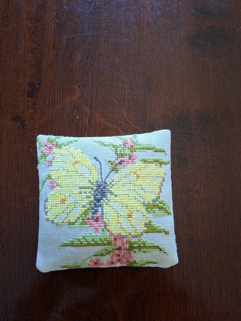 Diverse Geurbuiltjes met borduurwerk en verse lavendel, Ophalen of Verzenden, Nieuw, Handborduren, Overige typen