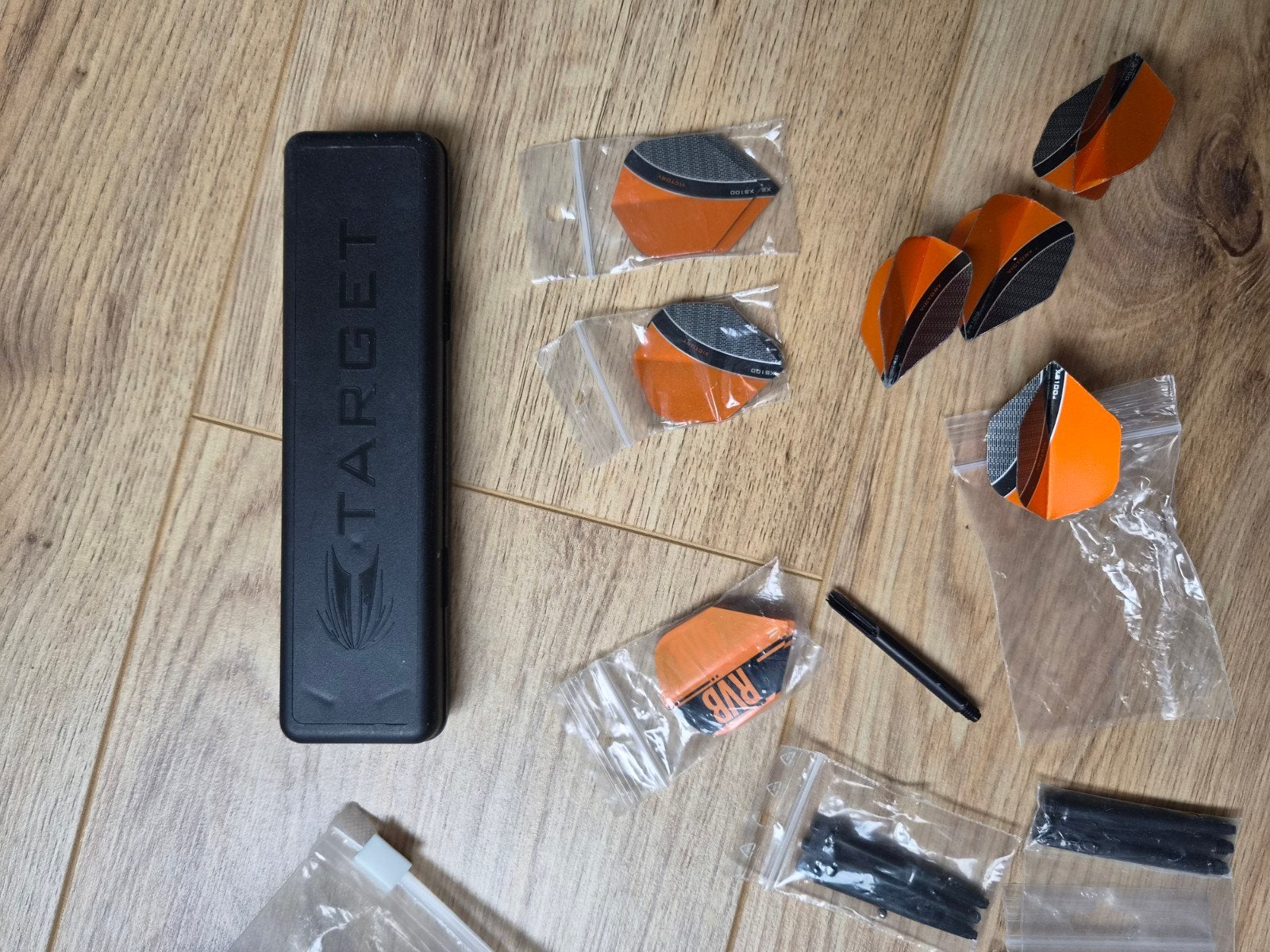 Dartpijlen set met flights en shafts - Target, Ophalen of Verzenden, Zo goed als nieuw, Pijlen