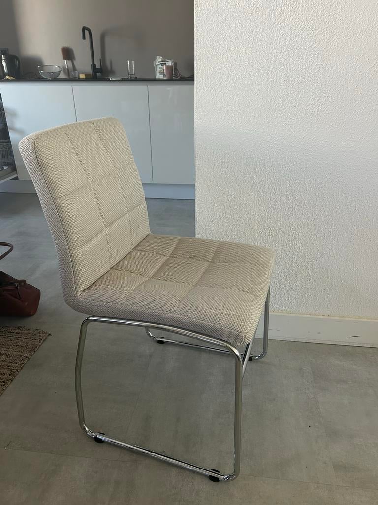 4X Moderne eetkamerstoel met metalen frame 5 maanden oud, Huis en Inrichting, Stoelen, Ophalen, Overige kleuren, Zo goed als nieuw