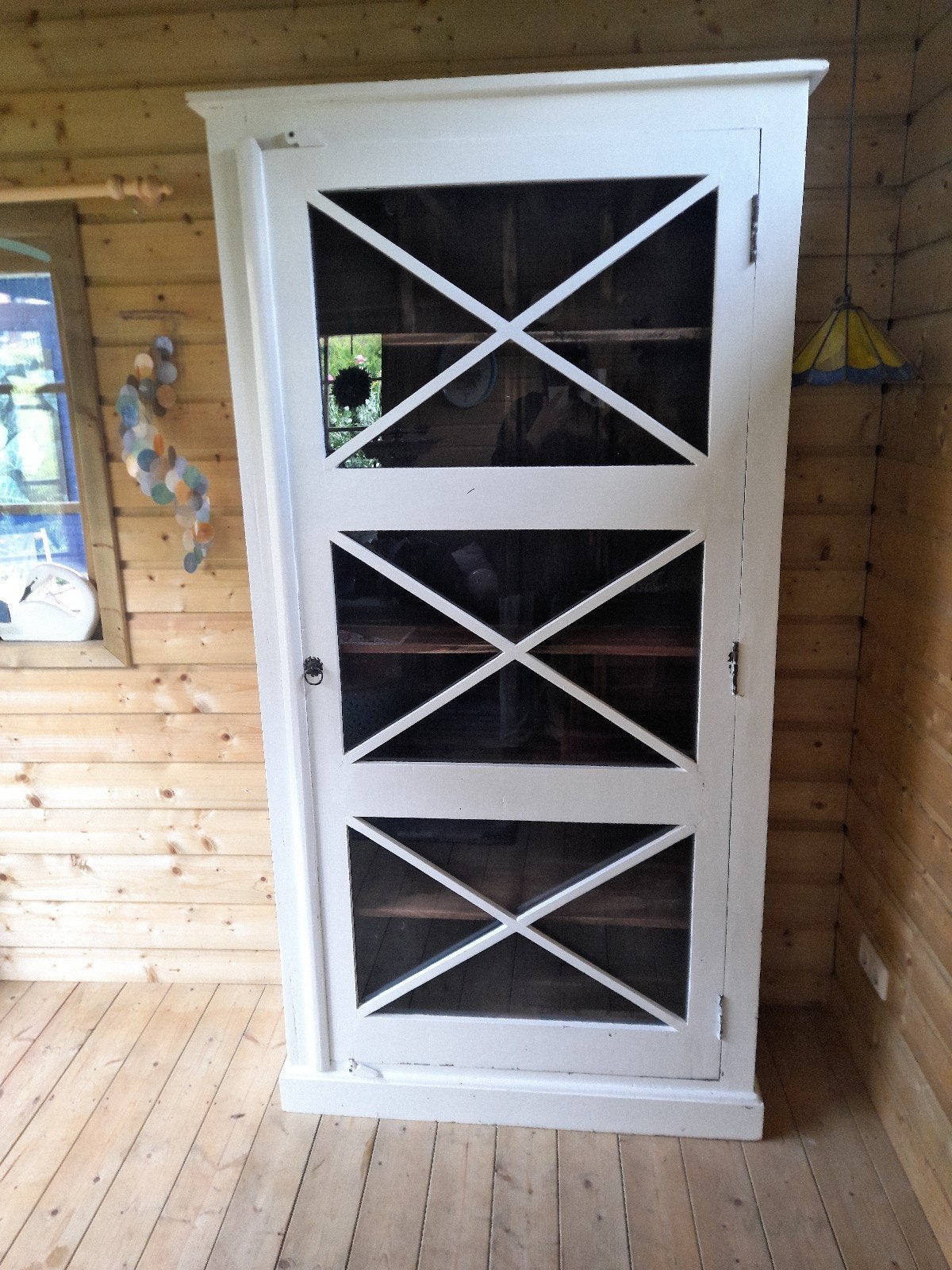 Teakhouten kast met schappen en glas in deur, Huis en Inrichting, Ophalen, Gebruikt, 100 tot 150 cm, 200 cm of meer