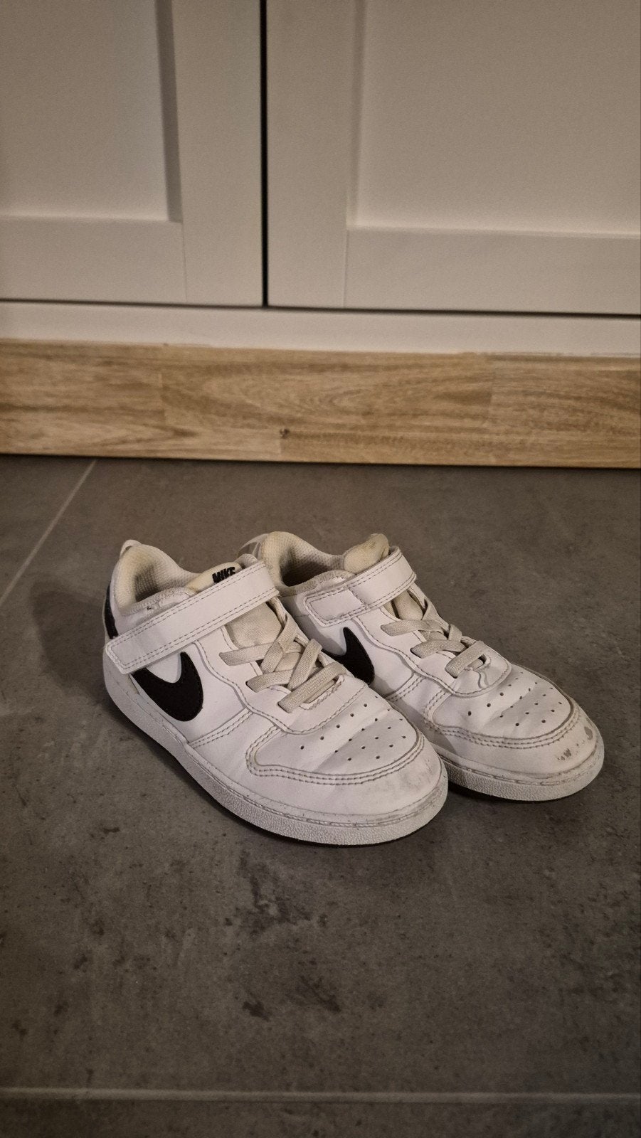 Nike sportschoenen maat 27 - prima staat, Gebruikt, Ophalen of Verzenden, Nike, Jongen of Meisje