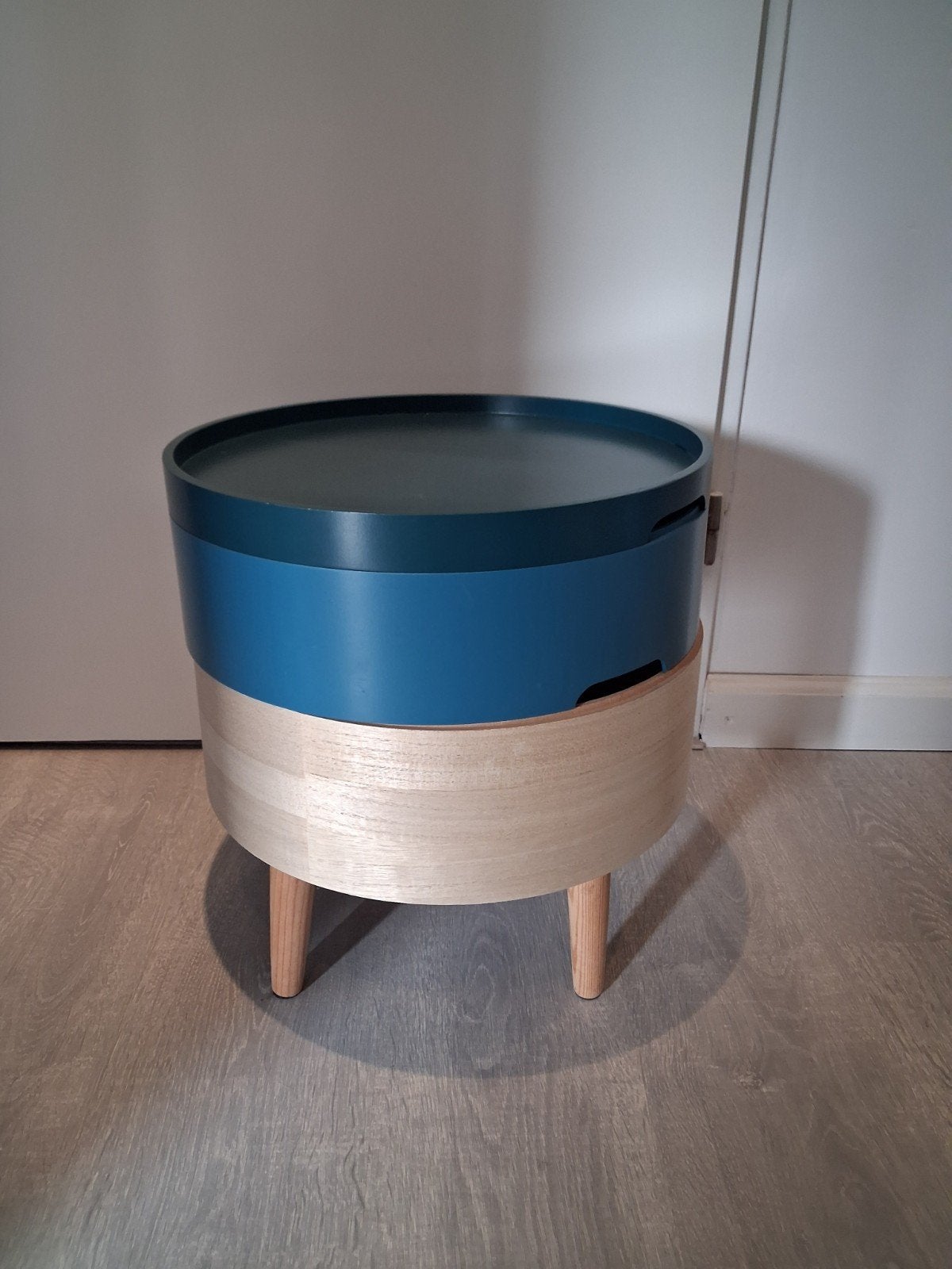 Stijlvolle ronde bijzettafel met opbergruimte, Ophalen, Minder dan 45 cm, Minder dan 55 cm, Modern, Scandinavisch