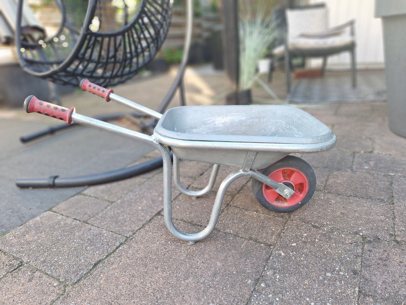 Degelijke kinderkruiwagen - ideaal voor speelplezier!, Tuin en Terras, Ophalen of Verzenden, Gebruikt, Handmatig, Eenwielig