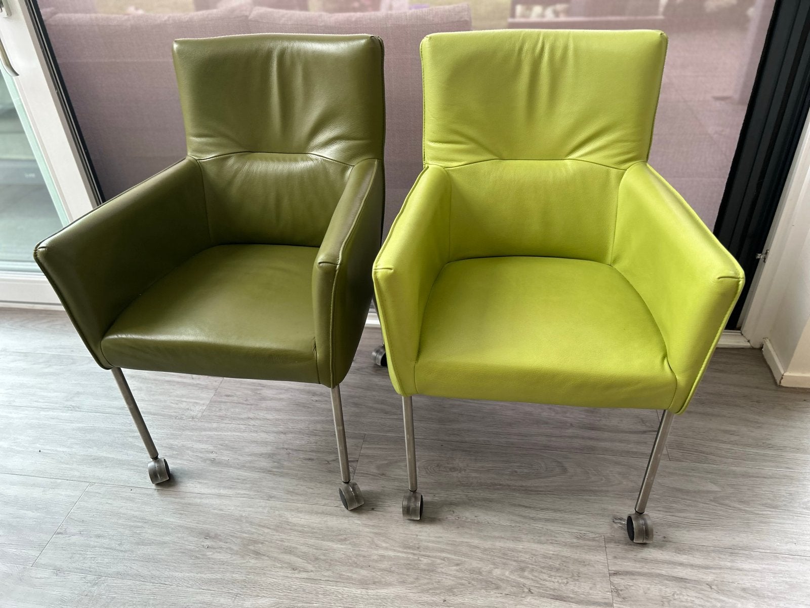Set van 8 leren eetkamerstoelen met wieltjes, Huis en Inrichting, Ophalen, Gebruikt, Overige kleuren, Leer