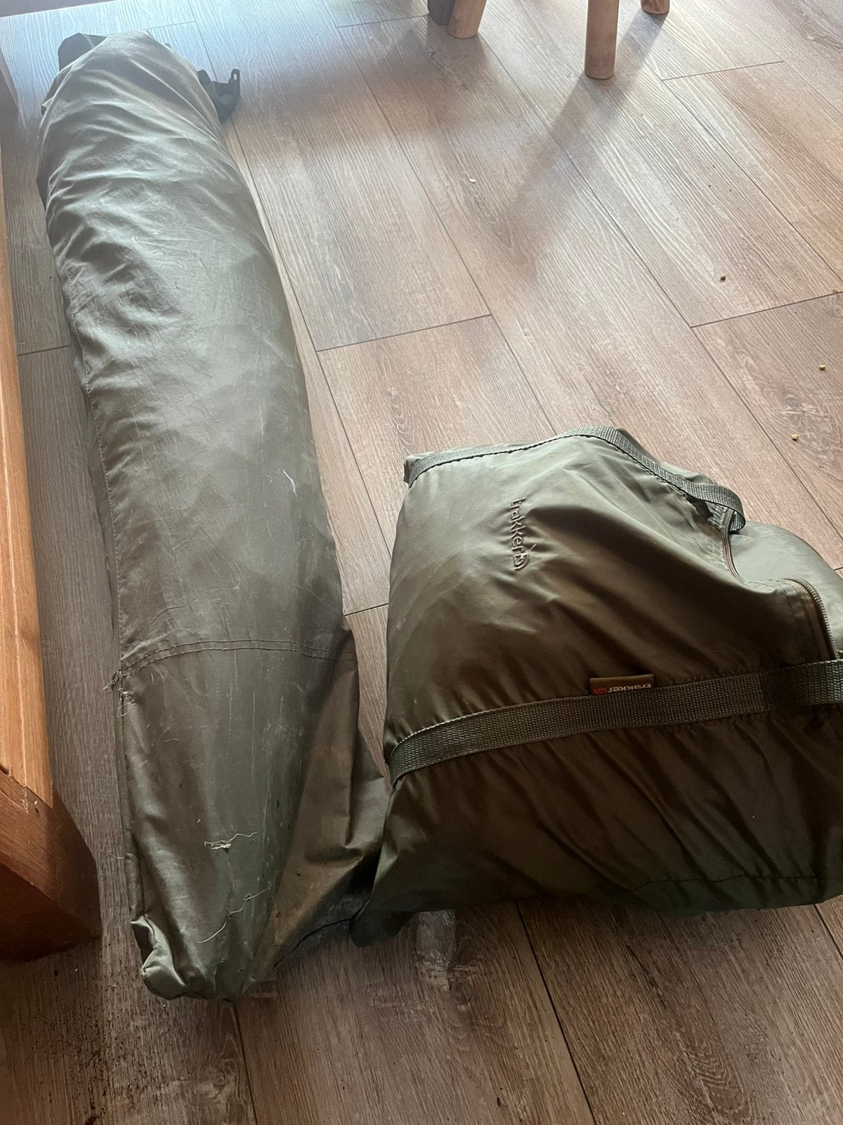 Trakker v1 karper tent  compleet met overwrapp en grondzeil, Ophalen of Verzenden, Gebruikt, Overige typen