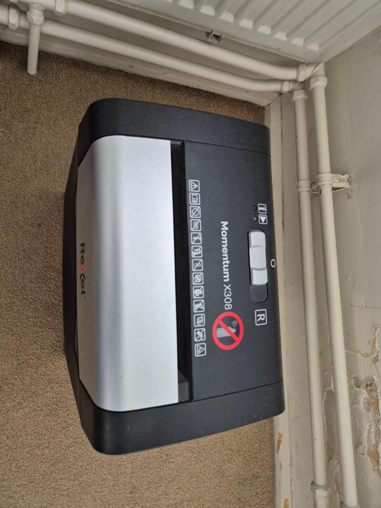 Rexel Momentum X308 papiervernietiger, Ophalen, Gebruikt