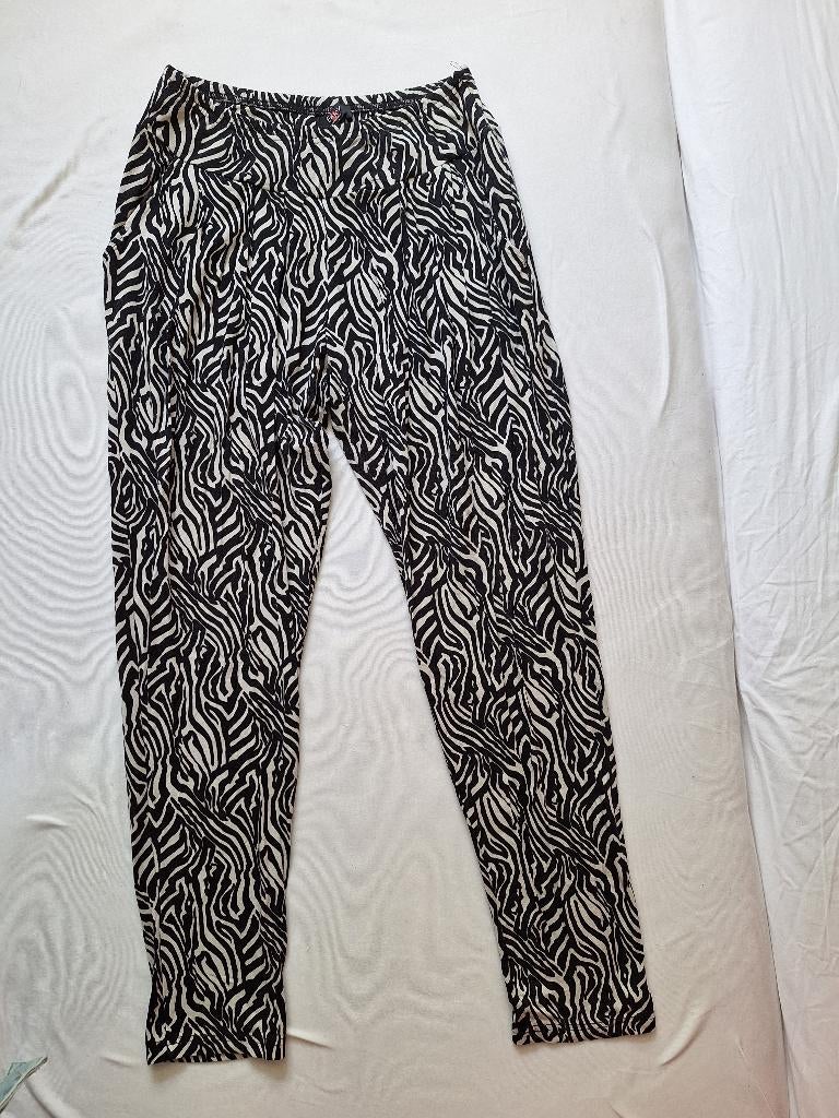 Broek met zebraprint M, Ophalen of Verzenden, Gedragen, Zwart, Lang
