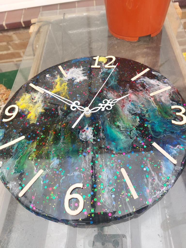 Unieke Epoxy Wandklok - Handgemaakt 30x30 cm, Ophalen of Verzenden, Nieuw, Analoog, Wandklok