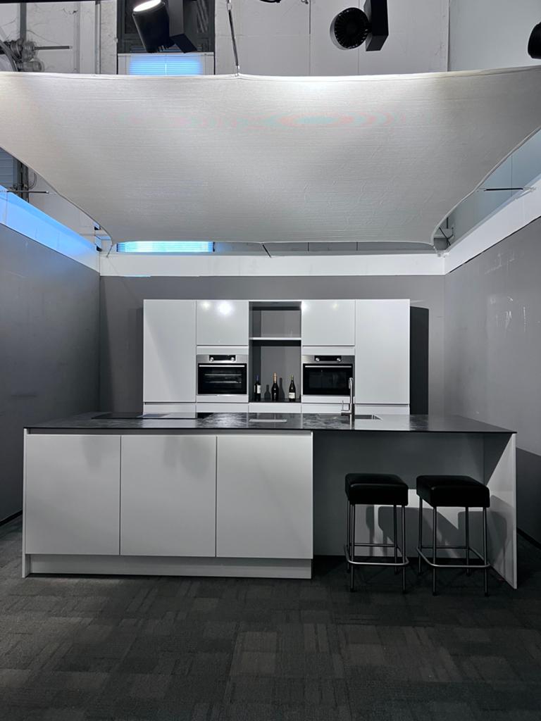 Schitterende Ballerina keuken wit hoogglans met eiland., Ophalen, Overige materialen, Wit, Overige typen