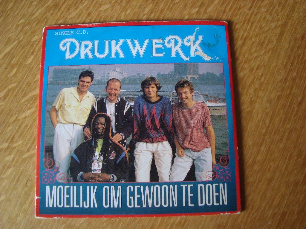 Drukwerk - moeilijk om gewoon te doen, Ophalen of Verzenden, Zo goed als nieuw, Nederlandstalig