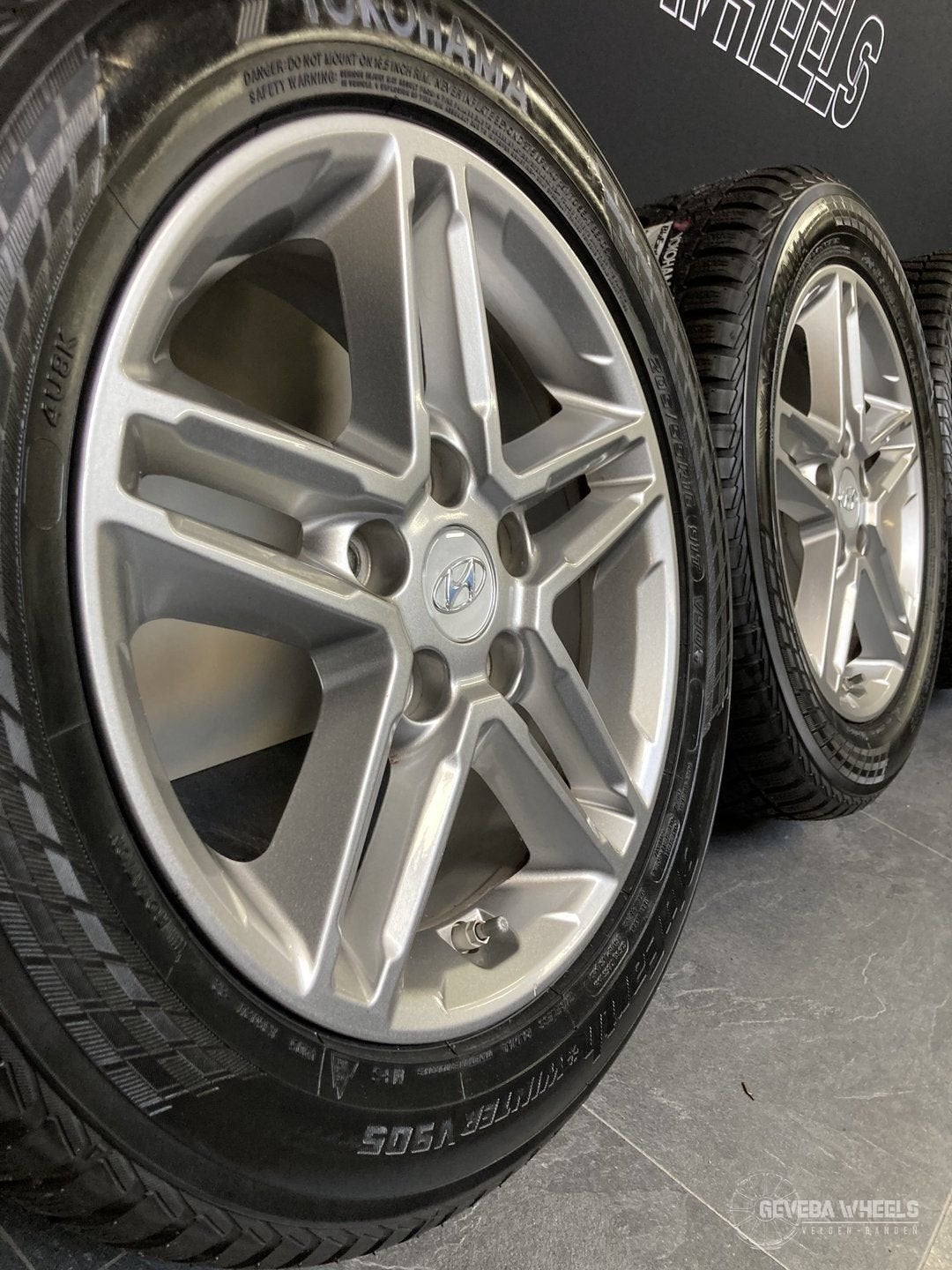 16” originele Hyundai I30 velgen + winterbanden 5x114.3 TPMS, Auto-onderdelen, Banden en Velgen, Gebruikt, -, Banden en Velgen