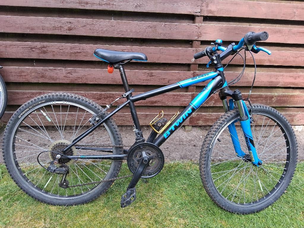 Btwin Rockrider 500 Jongensfiets 24 inch, Fietsen en Brommers, Fietsen | Jongens, Ophalen, Versnellingen, Schijfrem, Gebruikt