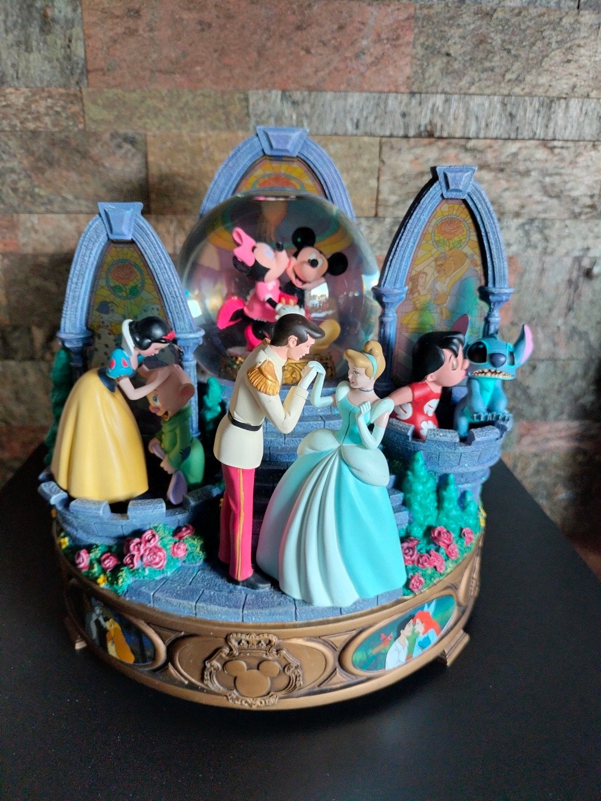Snowglobe Disney ZEER ZELDZAAM, Verzamelen, Disney, Zo goed als nieuw, Beeldje of Figuurtje, Overige figuren, Ophalen