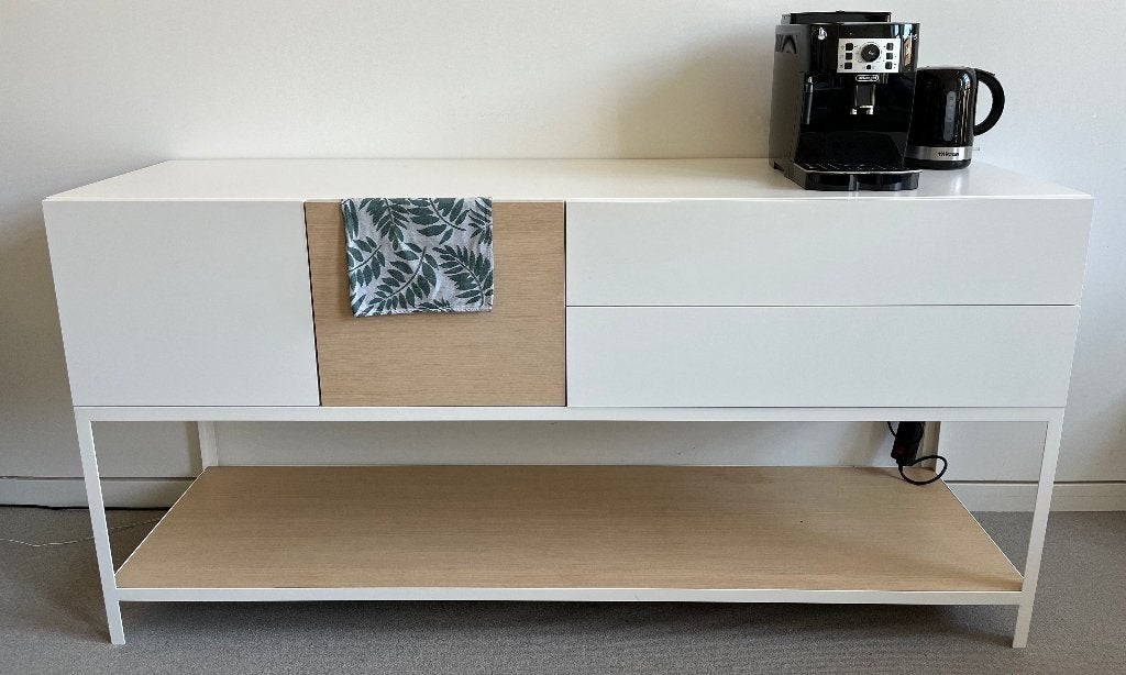 Witte buffetkast, Ophalen, Gebruikt, Met deur(en), 100 tot 150 cm
