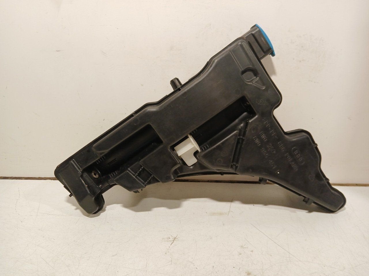Ruitensproeierreservoir voor Audi A4, Onderdelen@venauto.nl, Van der Ven Autorecycling B.V., Gebruikt, Ettenseweg 76, 4706 PB Roosendaal, The Netherlands