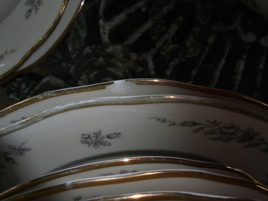 Foto 19 van Theeservies Winterling Bavaria grijze roosjes en goud deco
